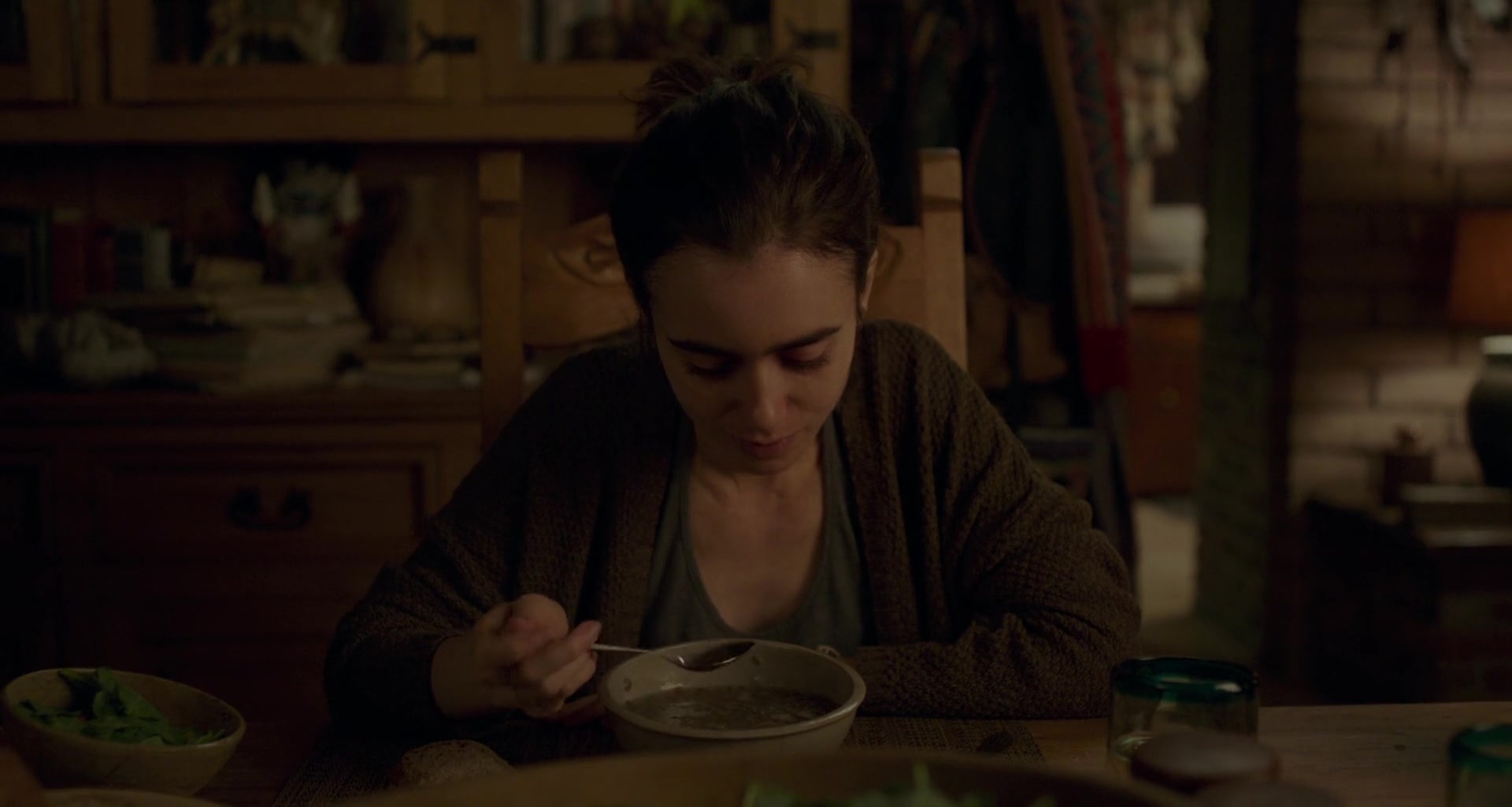 To_The_Bone_2017_1080p_BluRay_x264-5BYTS_LT5D_2423.jpg