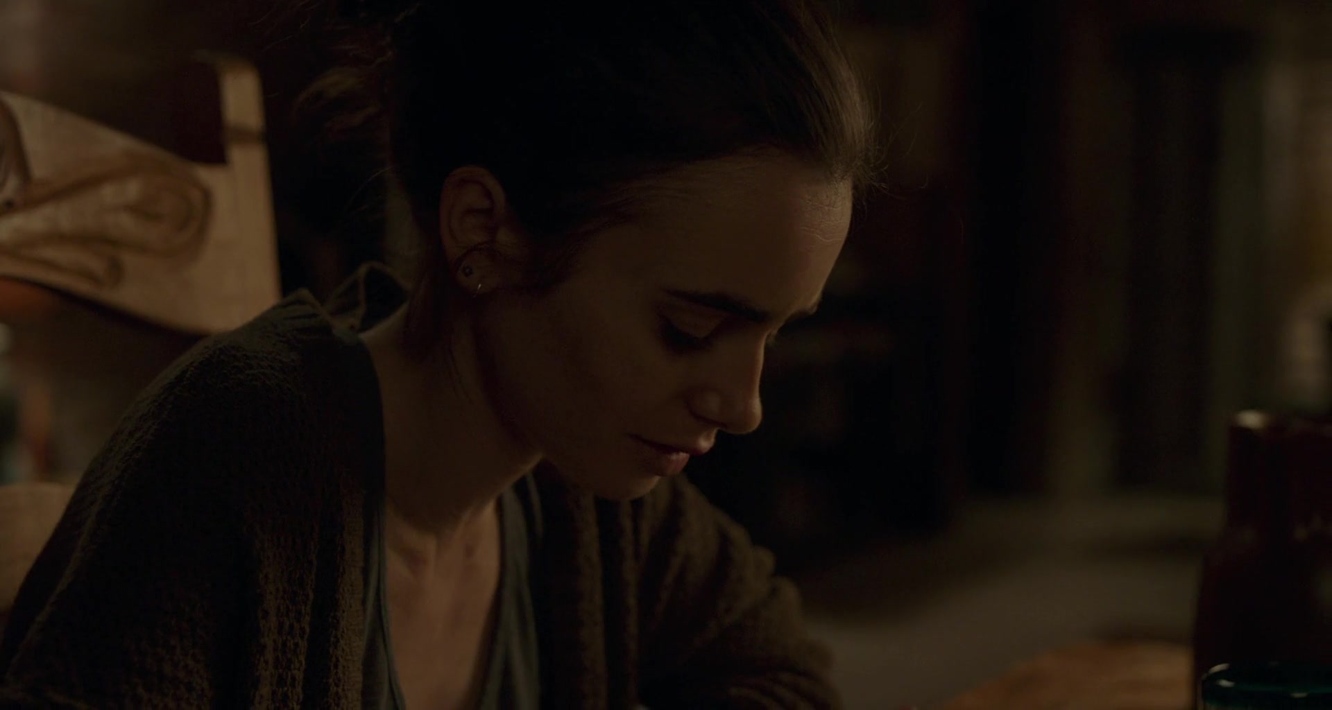 To_The_Bone_2017_1080p_BluRay_x264-5BYTS_LT5D_2440.jpg