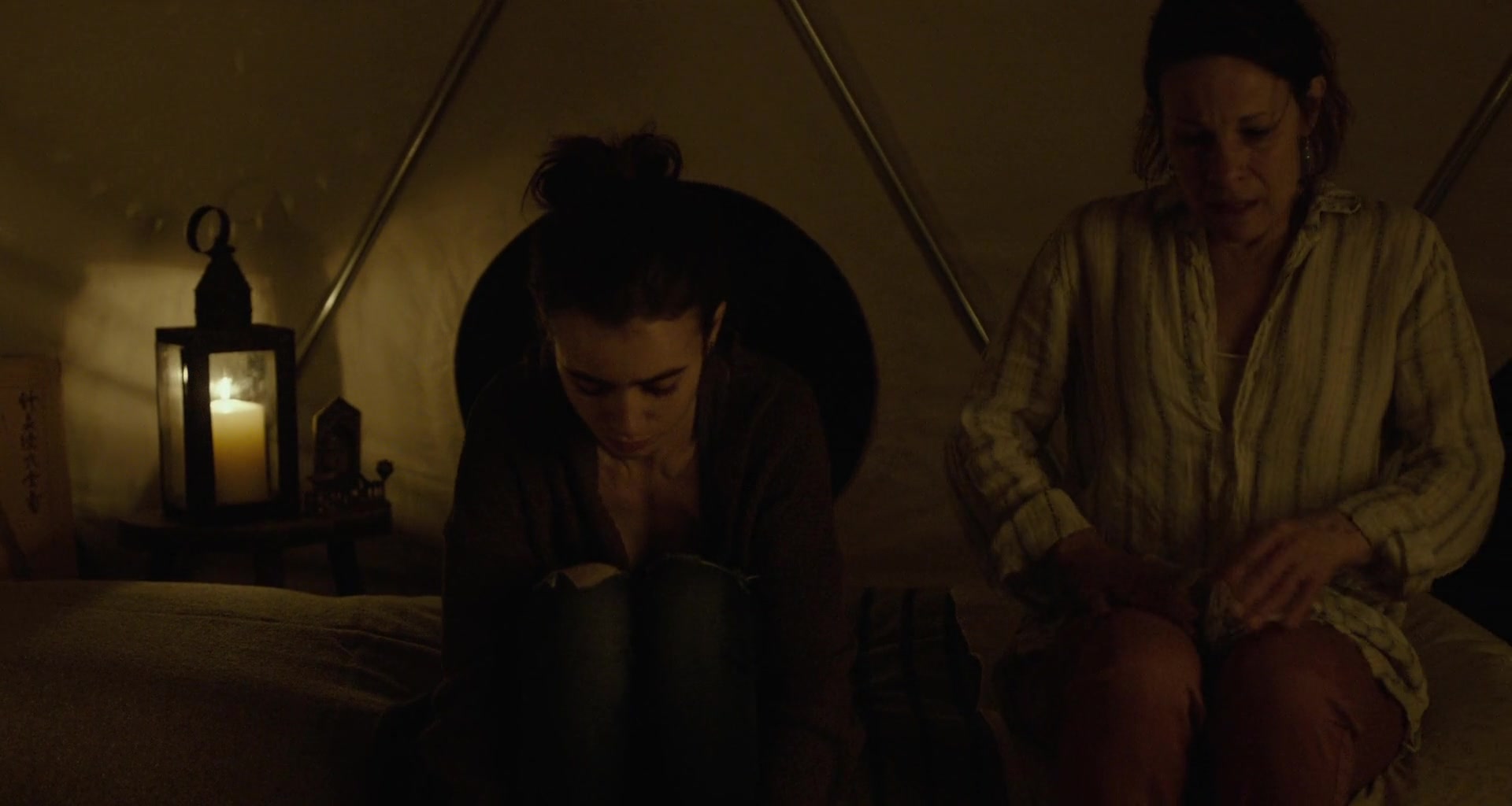 To_The_Bone_2017_1080p_BluRay_x264-5BYTS_LT5D_2472.jpg