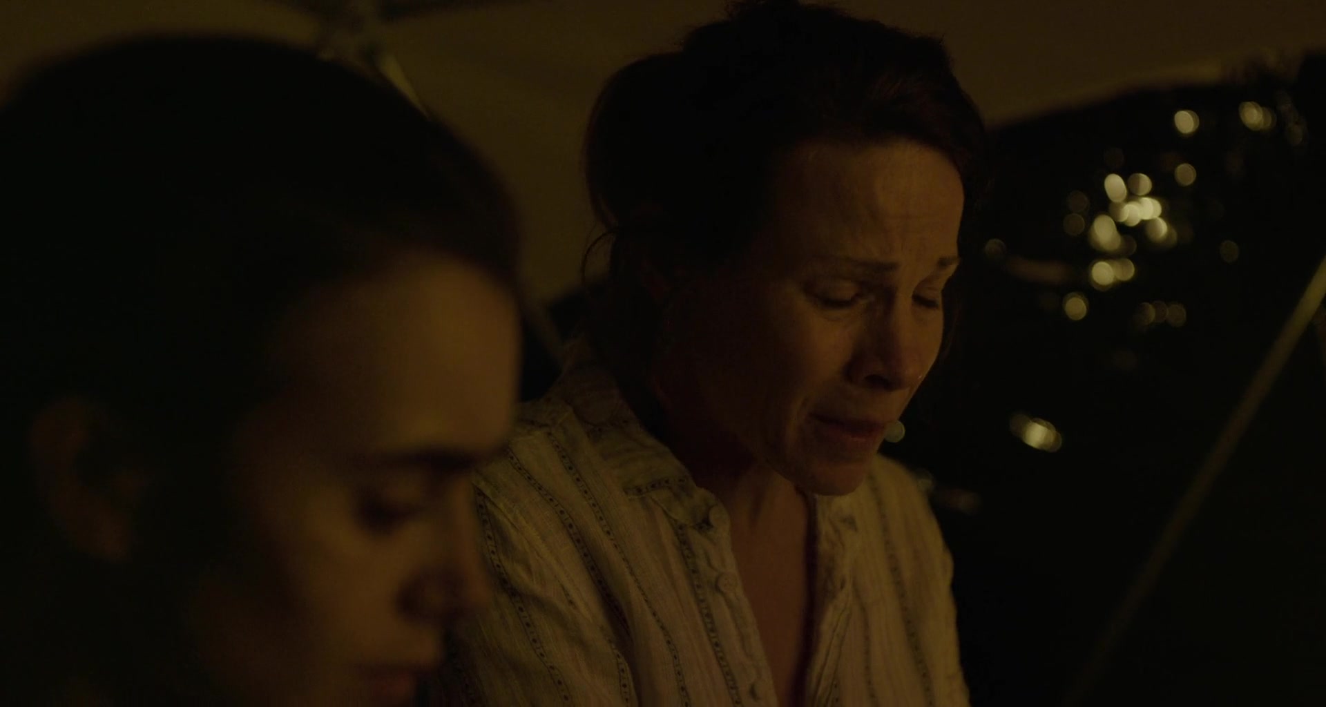 To_The_Bone_2017_1080p_BluRay_x264-5BYTS_LT5D_2497.jpg