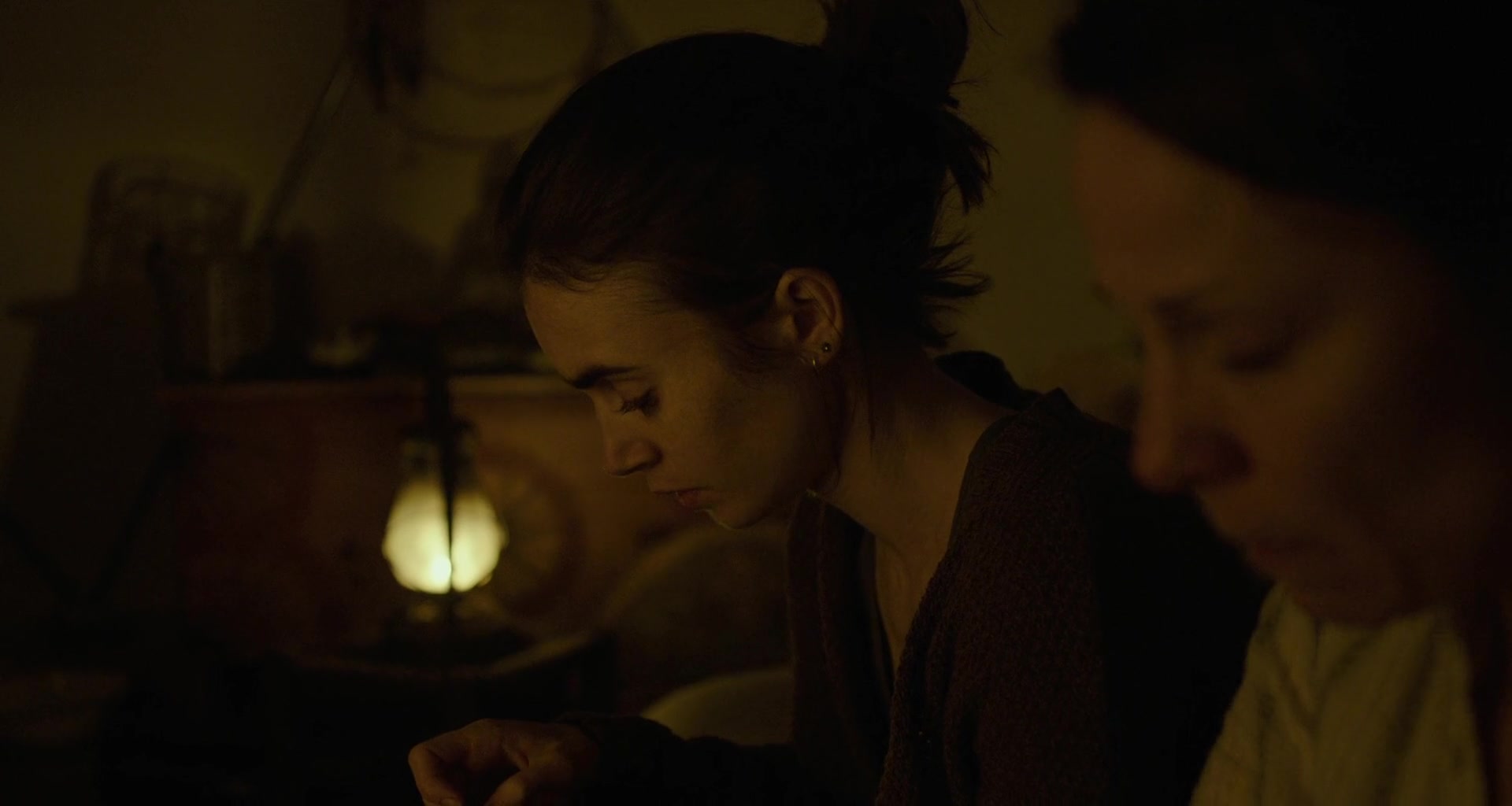 To_The_Bone_2017_1080p_BluRay_x264-5BYTS_LT5D_2535.jpg