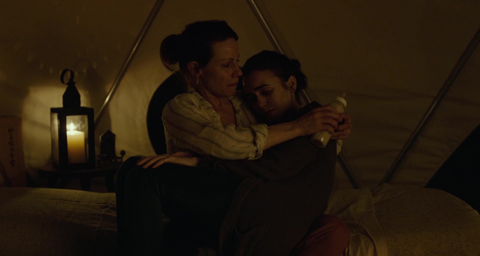 To_The_Bone_2017_1080p_BluRay_x264-5BYTS_LT5D_2581.jpg