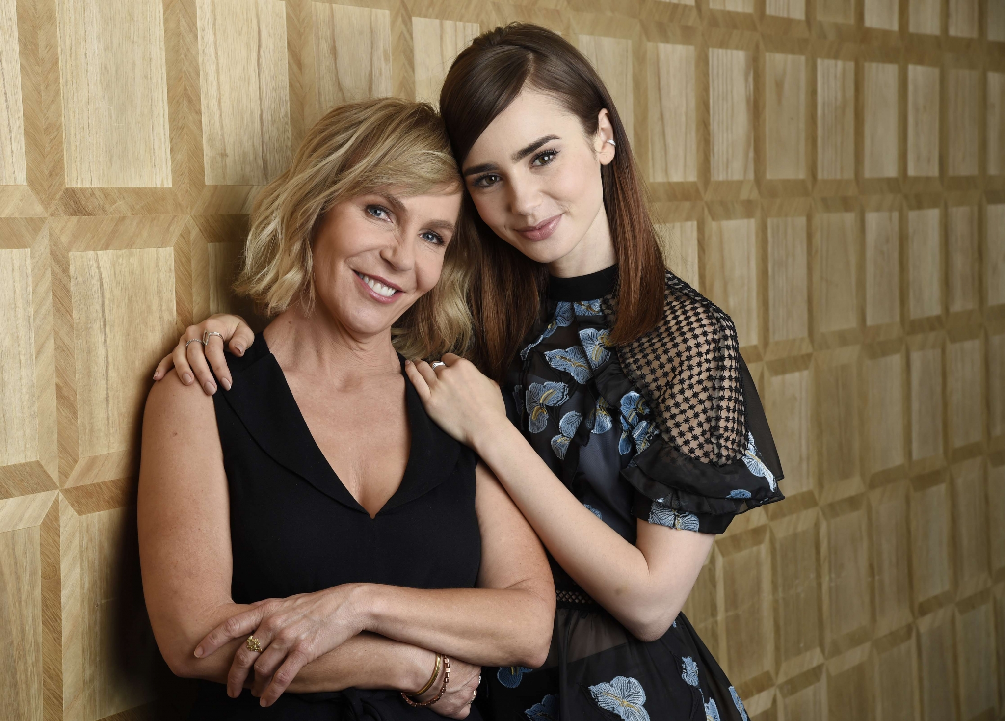 poses_at_the_London_West_Hollywood_hotel_to_promote_her_film2C___To_the_Bone___in_West_Hollywood0002.jpg poses_at_the_London_West_Hollywood_hotel_to_promote_her_film2C___To_the_Bone___in_West_Hollywood0002.jpg