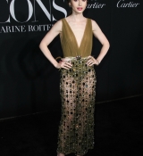 Harper_s_BAZAAR_Celebrates__ICONS_By_Carine_Roitfeld___281629.jpg
