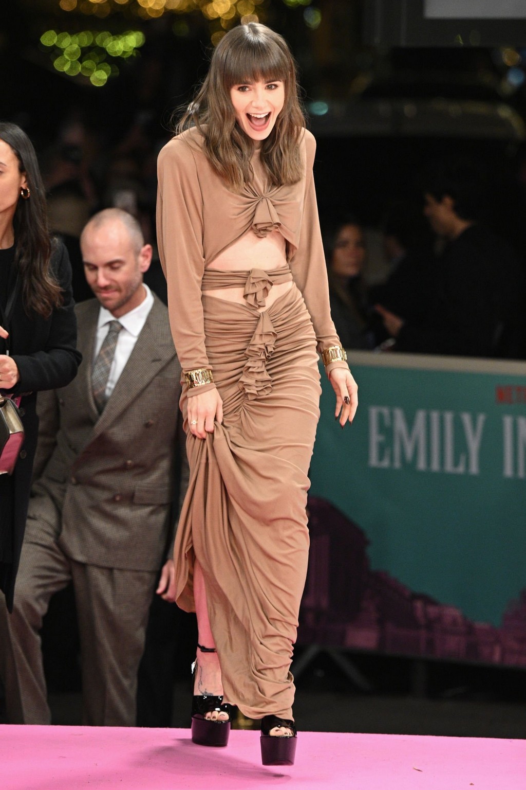 322612910_lily-20.jpg 322612910_lily-20.jpg