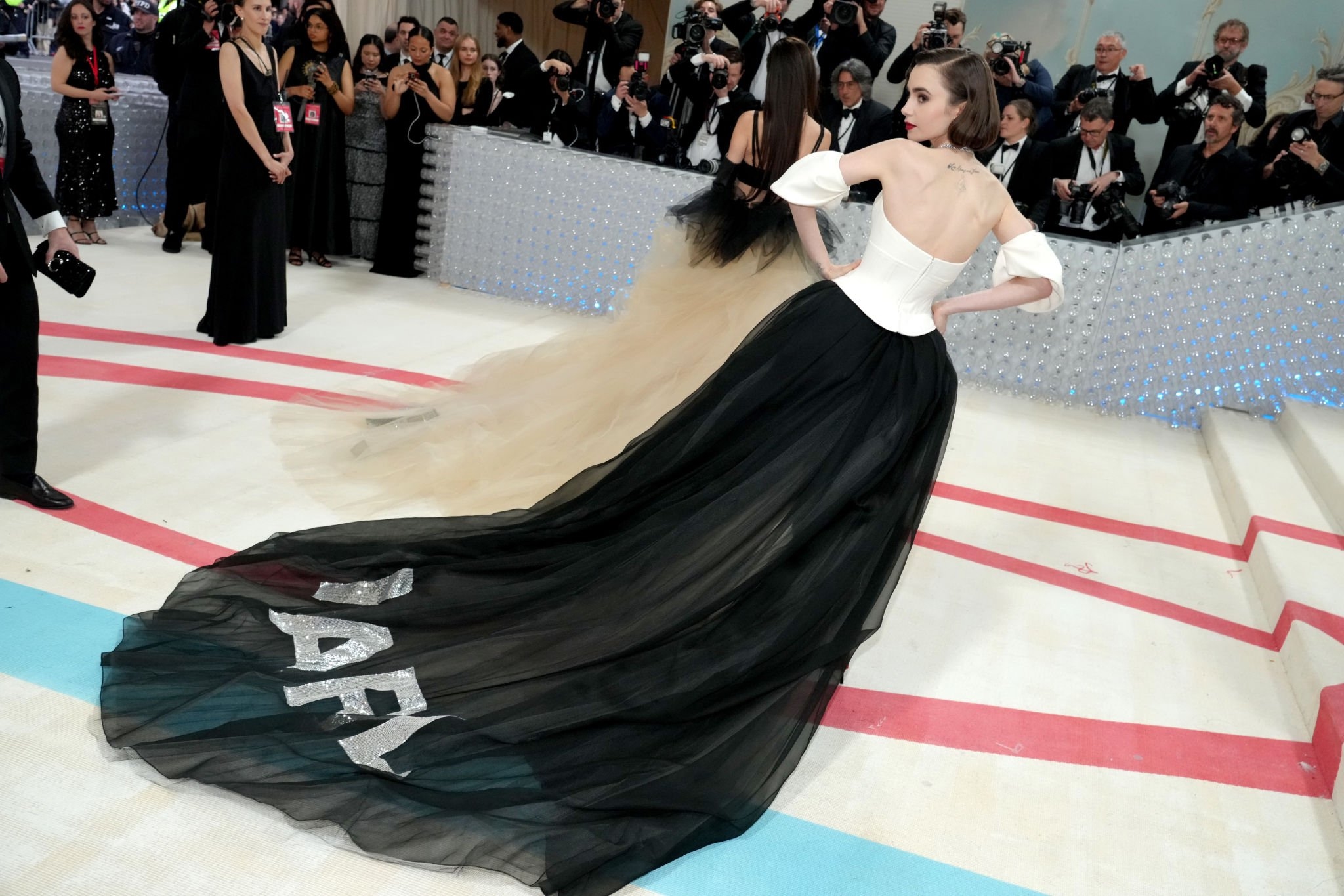 The_2023_Met_Gala_Celebrating_Karl_Lagerfeld_A_Line_Of_Beauty_285929.jpg