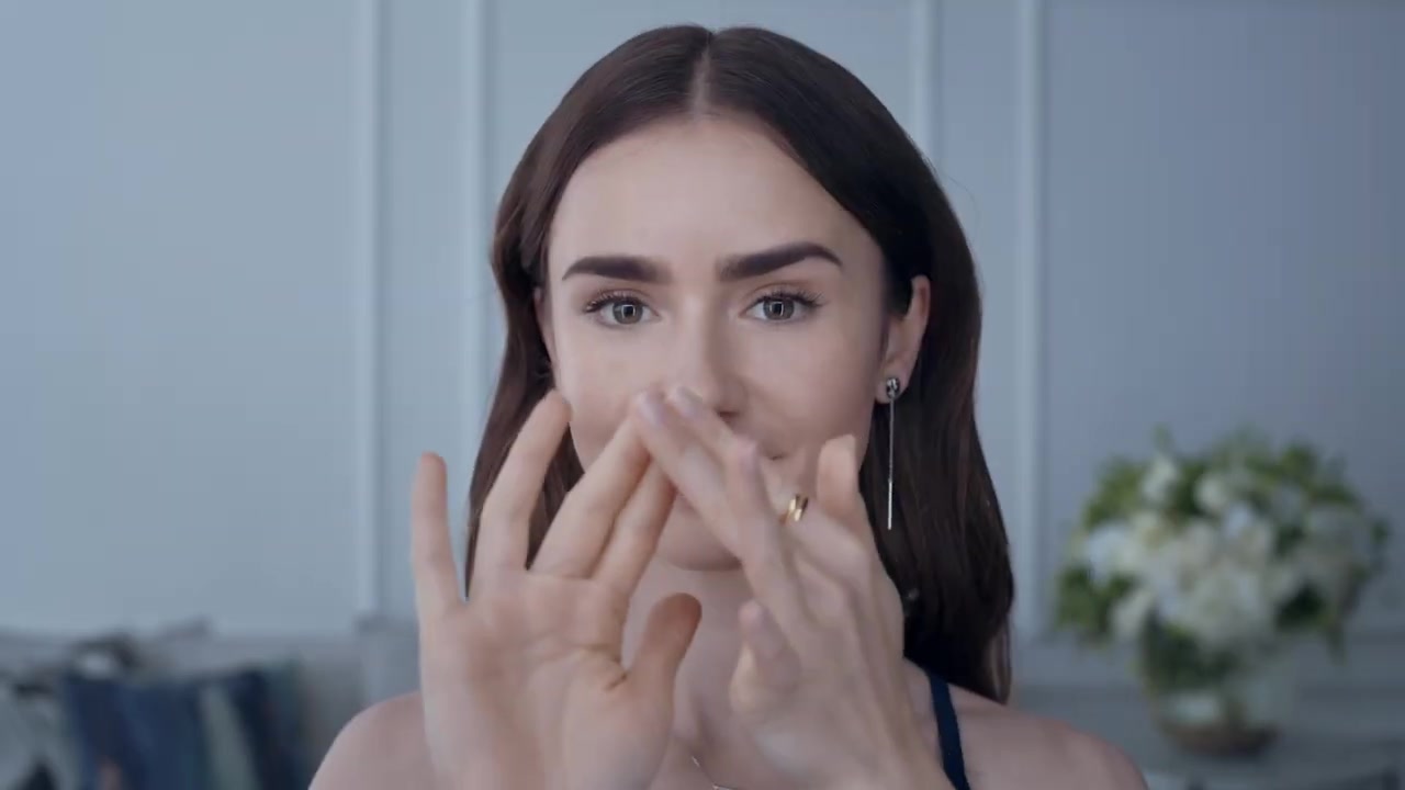 15_seconds_to_Youthful2C_Brighter_Eyes_with_Lily_Collins_-_NEW_Advanced_Genifique_Eye_Cream_025.jpg 15_seconds_to_Youthful2C_Brighter_Eyes_with_Lily_Collins_-_NEW_Advanced_Genifique_Eye_Cream_025.jpg