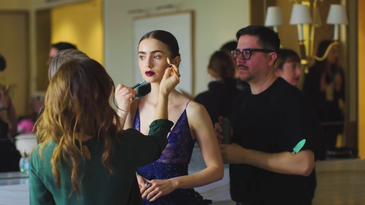 BONJOUR_LANCOME___Behind_the_scenes_with_Lily_Collins_065.jpg