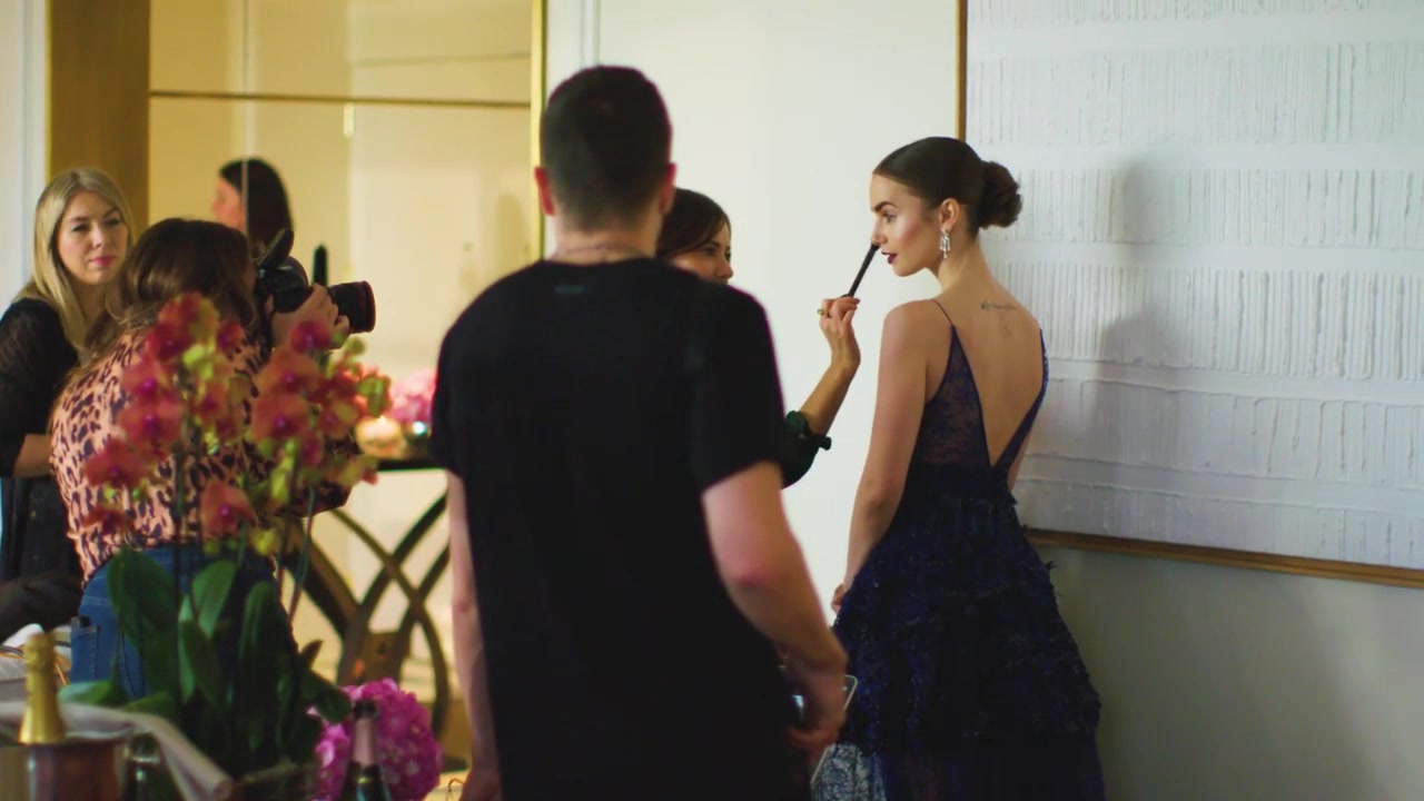 BONJOUR_LANCOME___Behind_the_scenes_with_Lily_Collins_089.jpg