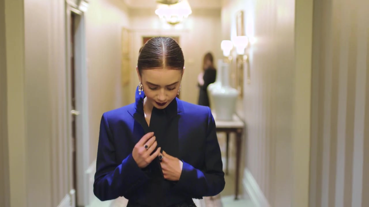 BONJOUR_LANCOME___Behind_the_scenes_with_Lily_Collins_111.jpg