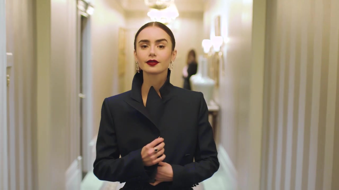 BONJOUR_LANCOME___Behind_the_scenes_with_Lily_Collins_117.jpg