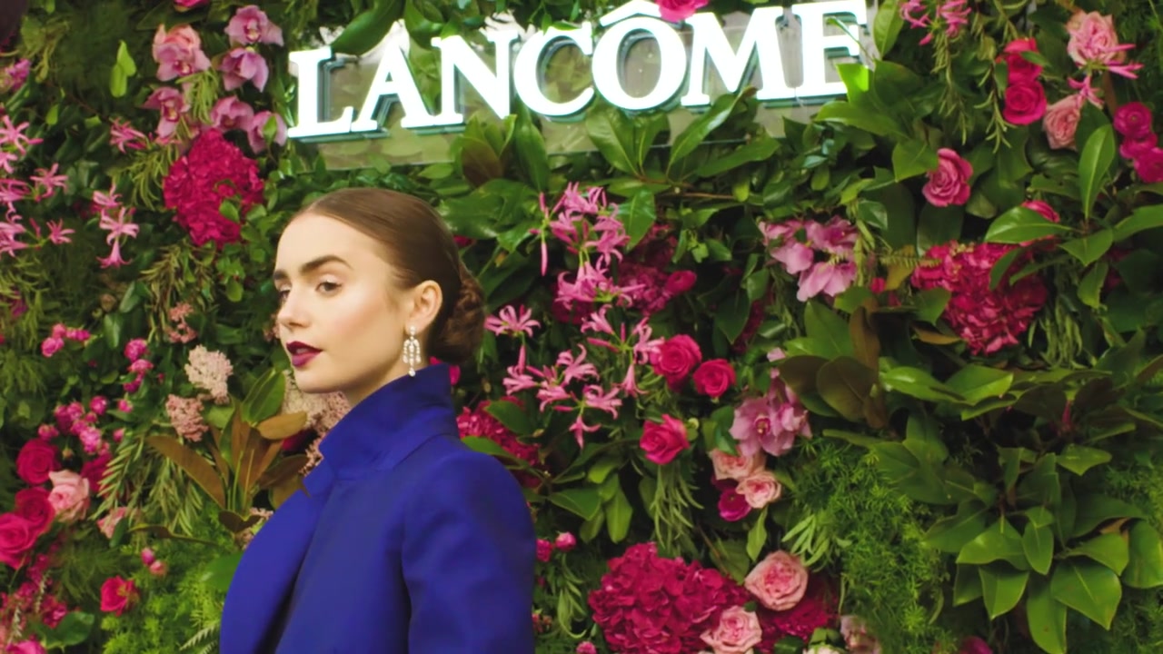BONJOUR_LANCOME___Behind_the_scenes_with_Lily_Collins_123.jpg