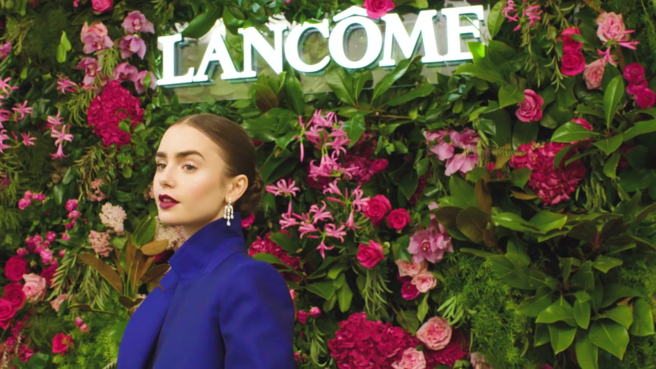 BONJOUR_LANCOME___Behind_the_scenes_with_Lily_Collins_128.jpg