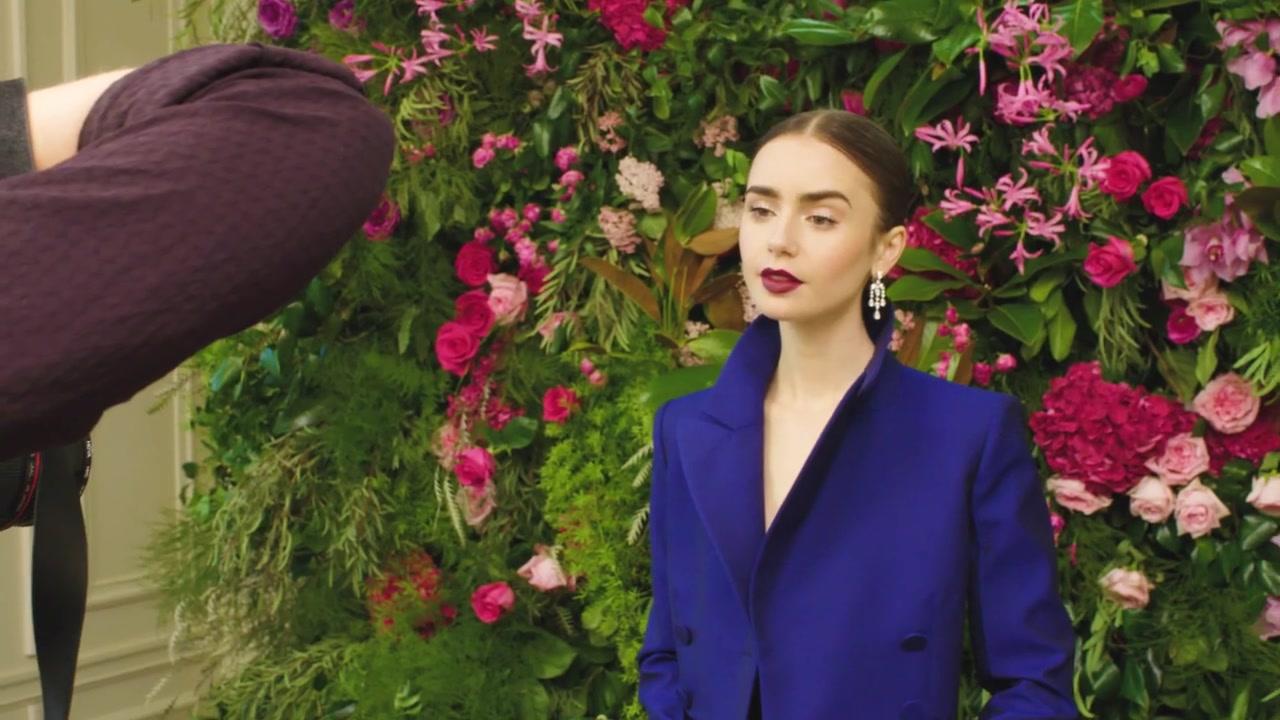BONJOUR_LANCOME___Behind_the_scenes_with_Lily_Collins_147.jpg
