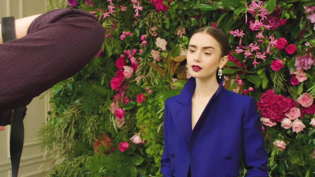 BONJOUR_LANCOME___Behind_the_scenes_with_Lily_Collins_149.jpg