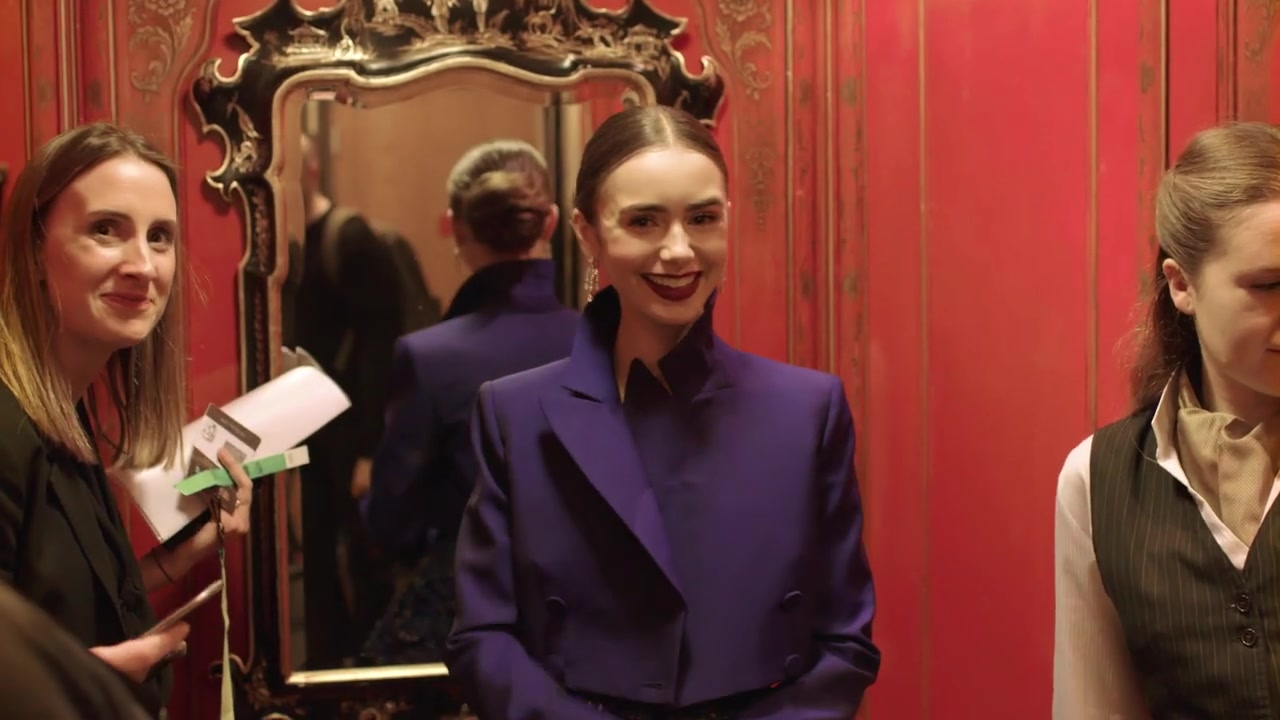 BONJOUR_LANCOME___Behind_the_scenes_with_Lily_Collins_167.jpg BONJOUR_LANCOME___Behind_the_scenes_with_Lily_Collins_167.jpg
