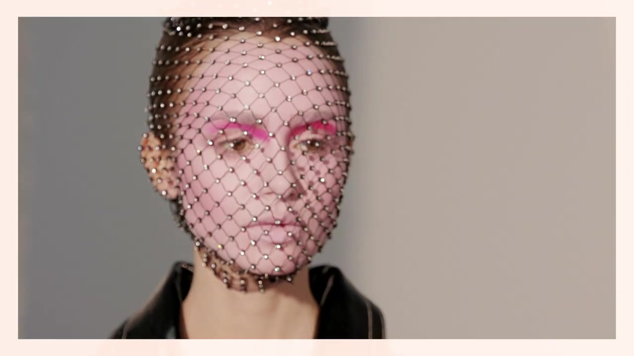 Lily_Collins__Glam_Team_Talk_About_the_Inspiration_Behind_Their_Looks___Byrdie_014.jpg