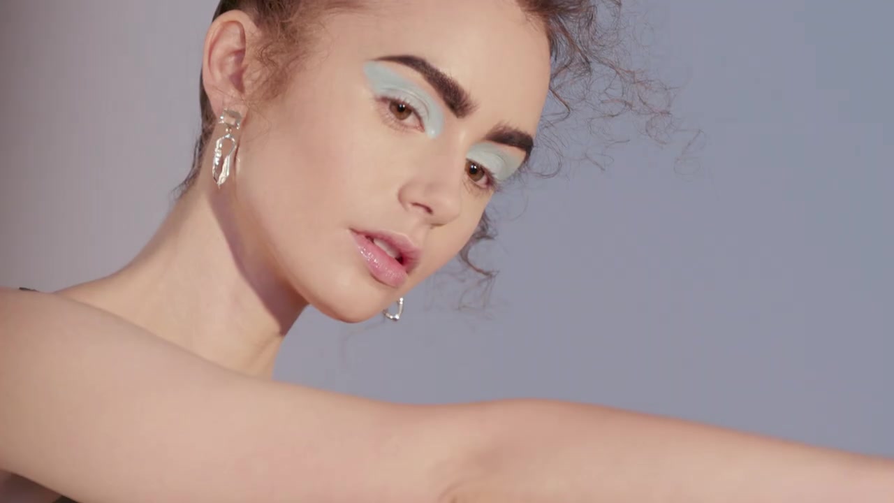 Lily_Collins__Glam_Team_Talk_About_the_Inspiration_Behind_Their_Looks___Byrdie_098.jpg