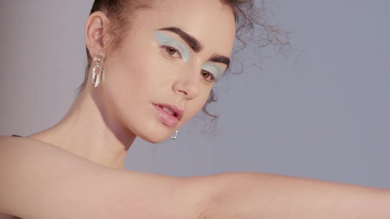 Lily_Collins__Glam_Team_Talk_About_the_Inspiration_Behind_Their_Looks___Byrdie_101.jpg Lily_Collins__Glam_Team_Talk_About_the_Inspiration_Behind_Their_Looks___Byrdie_101.jpg