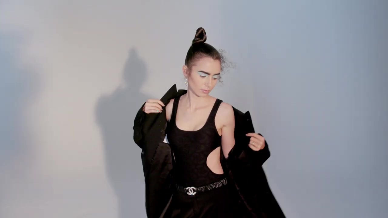 Lily_Collins__Glam_Team_Talk_About_the_Inspiration_Behind_Their_Looks___Byrdie_141.jpg