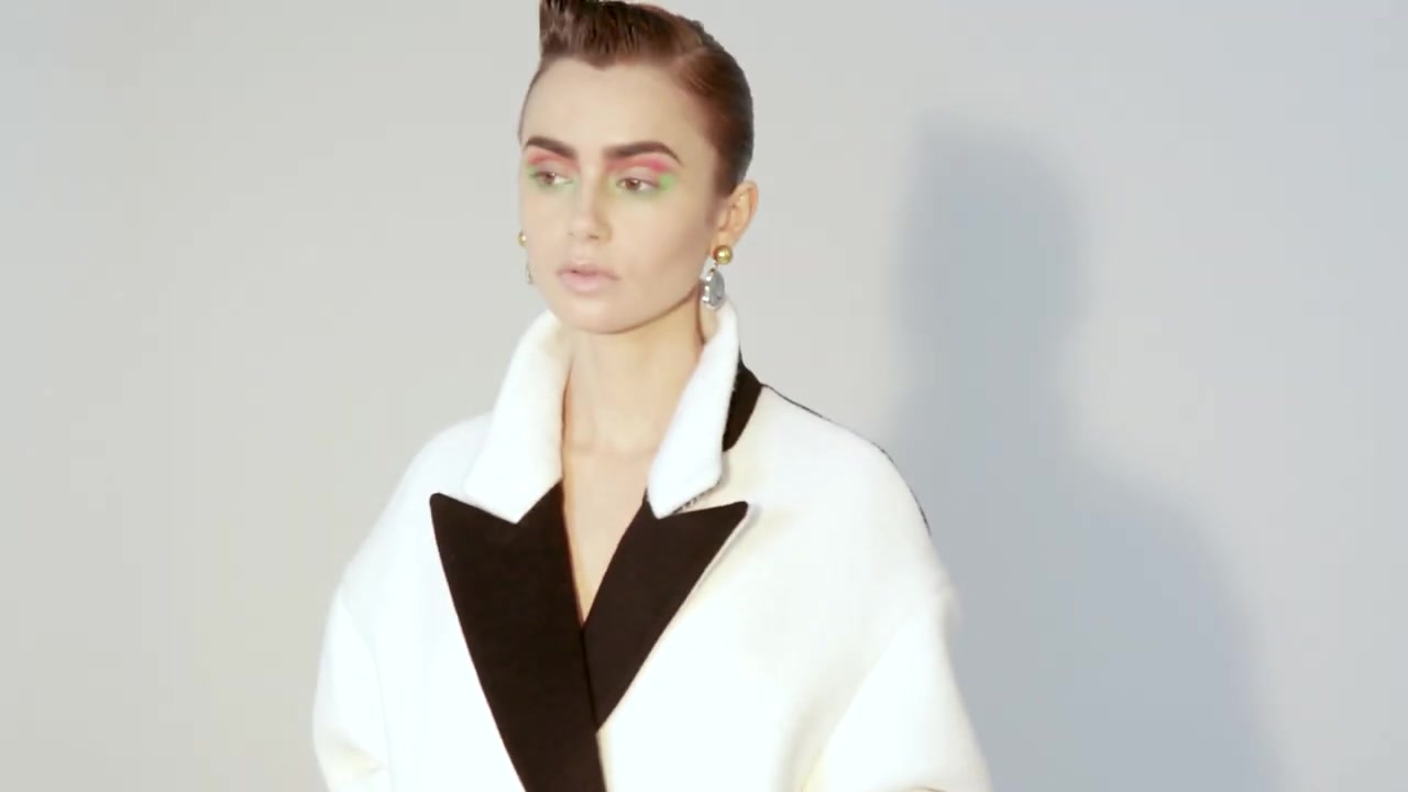 Lily_Collins__Glam_Team_Talk_About_the_Inspiration_Behind_Their_Looks___Byrdie_177.jpg Lily_Collins__Glam_Team_Talk_About_the_Inspiration_Behind_Their_Looks___Byrdie_177.jpg