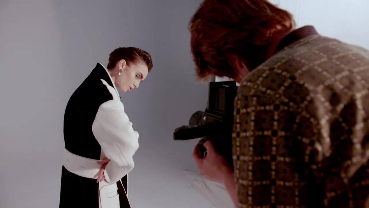 Lily_Collins__Glam_Team_Talk_About_the_Inspiration_Behind_Their_Looks___Byrdie_184.jpg