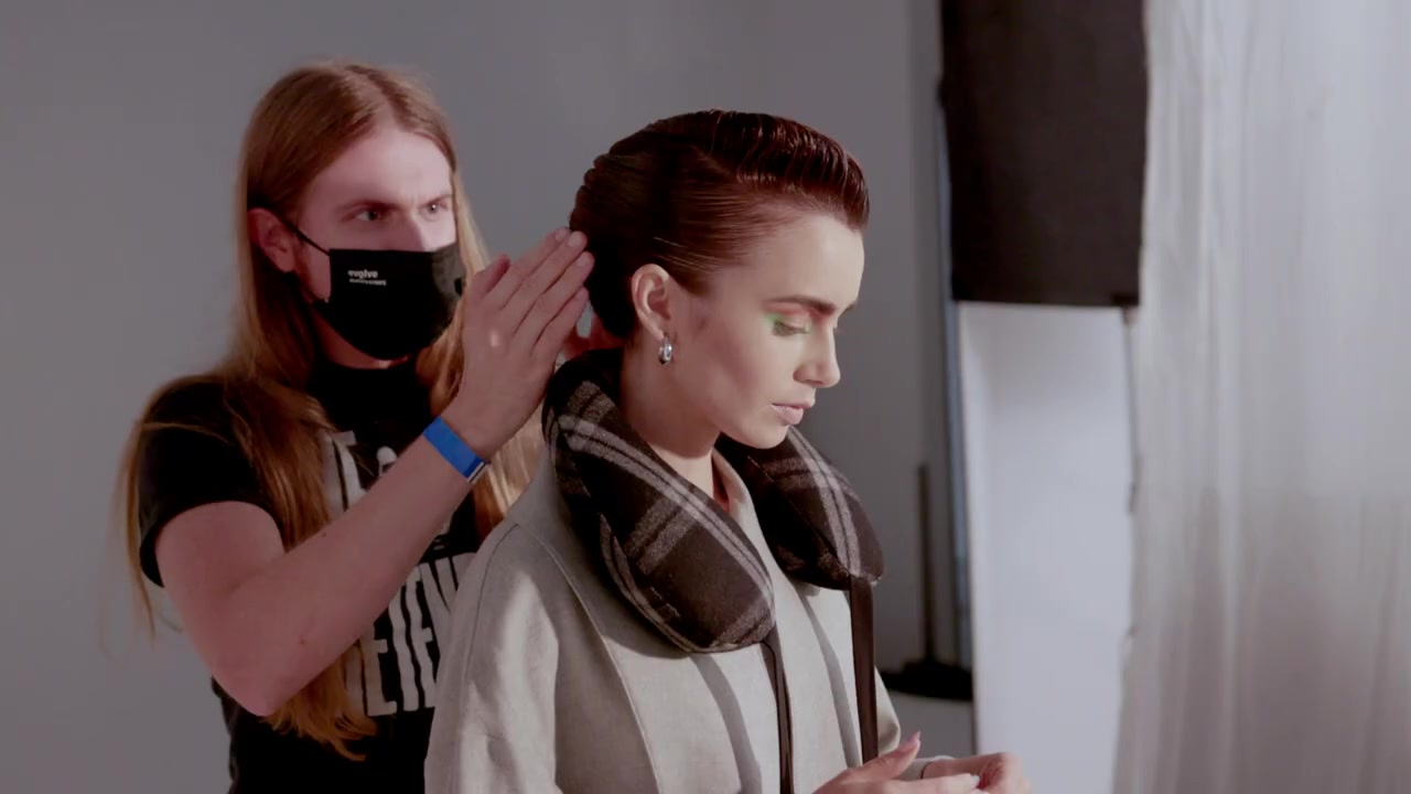 Lily_Collins__Glam_Team_Talk_About_the_Inspiration_Behind_Their_Looks___Byrdie_185.jpg