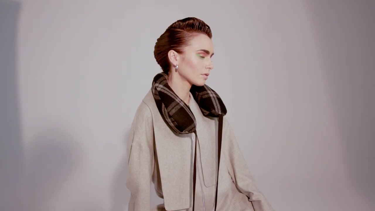 Lily_Collins__Glam_Team_Talk_About_the_Inspiration_Behind_Their_Looks___Byrdie_198.jpg