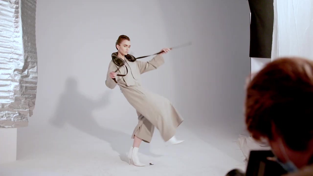 Lily_Collins__Glam_Team_Talk_About_the_Inspiration_Behind_Their_Looks___Byrdie_208.jpg