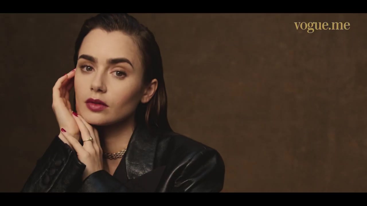 Lily_Collins_Talks_Her_Favorite_Fashion_Moments_During_Her_First_Vogue_Cover_Shoot___Vogue_Arabia_195.jpg Lily_Collins_Talks_Her_Favorite_Fashion_Moments_During_Her_First_Vogue_Cover_Shoot___Vogue_Arabia_195.jpg