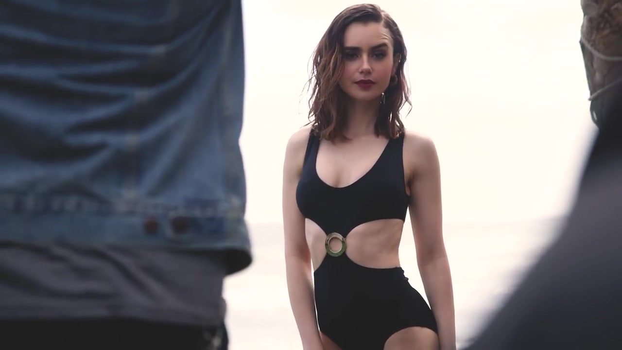 Lily_Collins__019.jpg