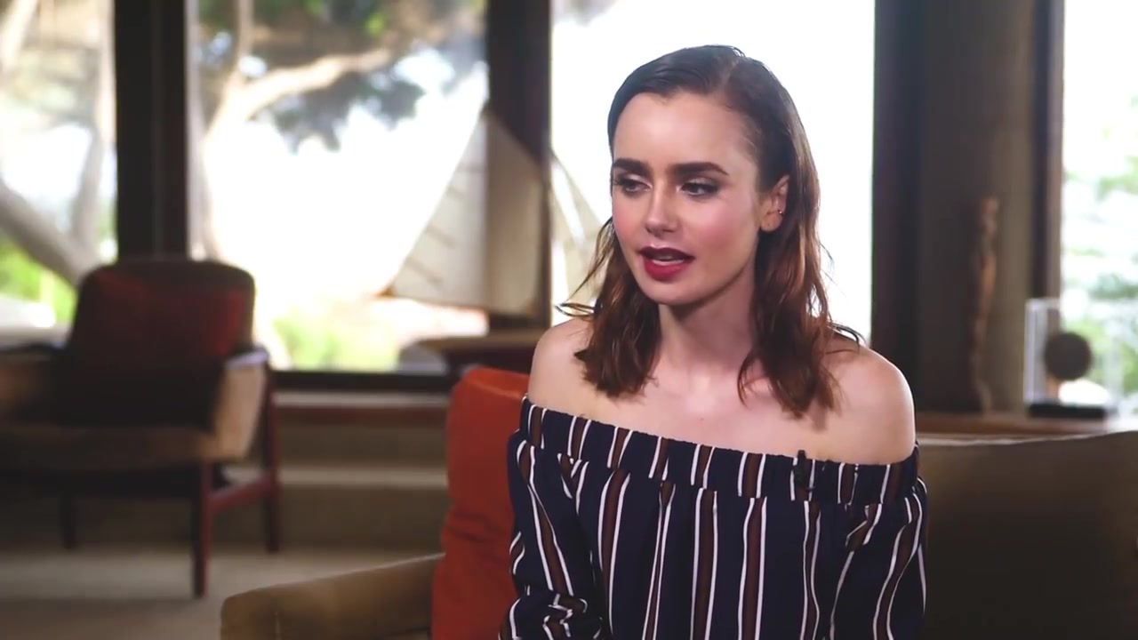 Lily_Collins__024.jpg
