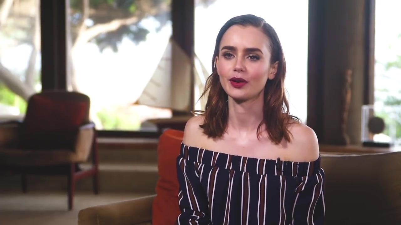 Lily_Collins__027.jpg