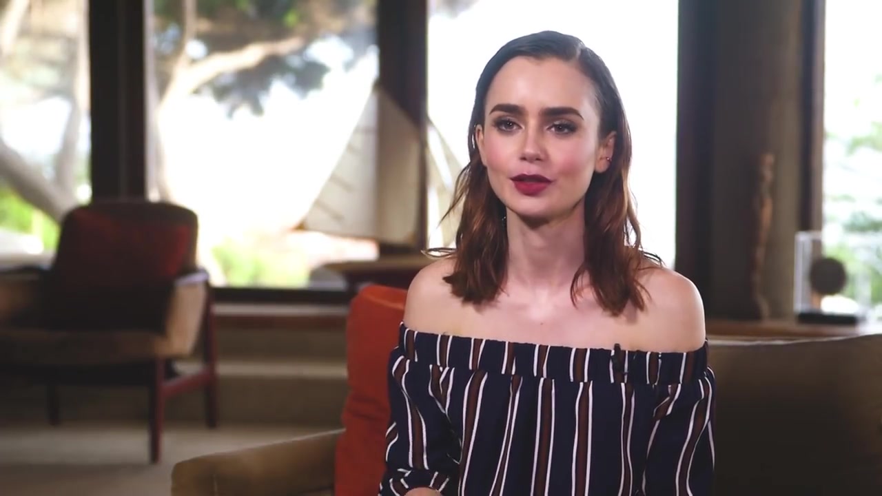 Lily_Collins__030.jpg