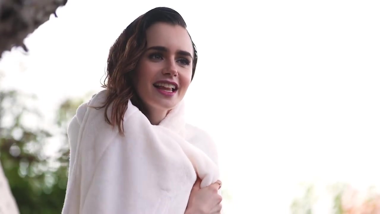Lily_Collins__043.jpg