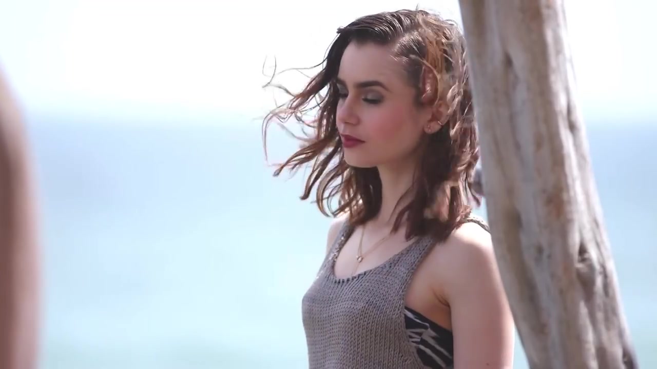 Lily_Collins__046.jpg