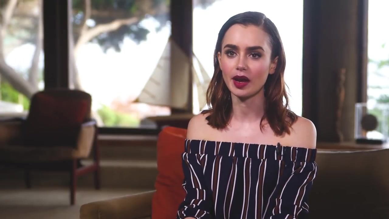 Lily_Collins__052.jpg