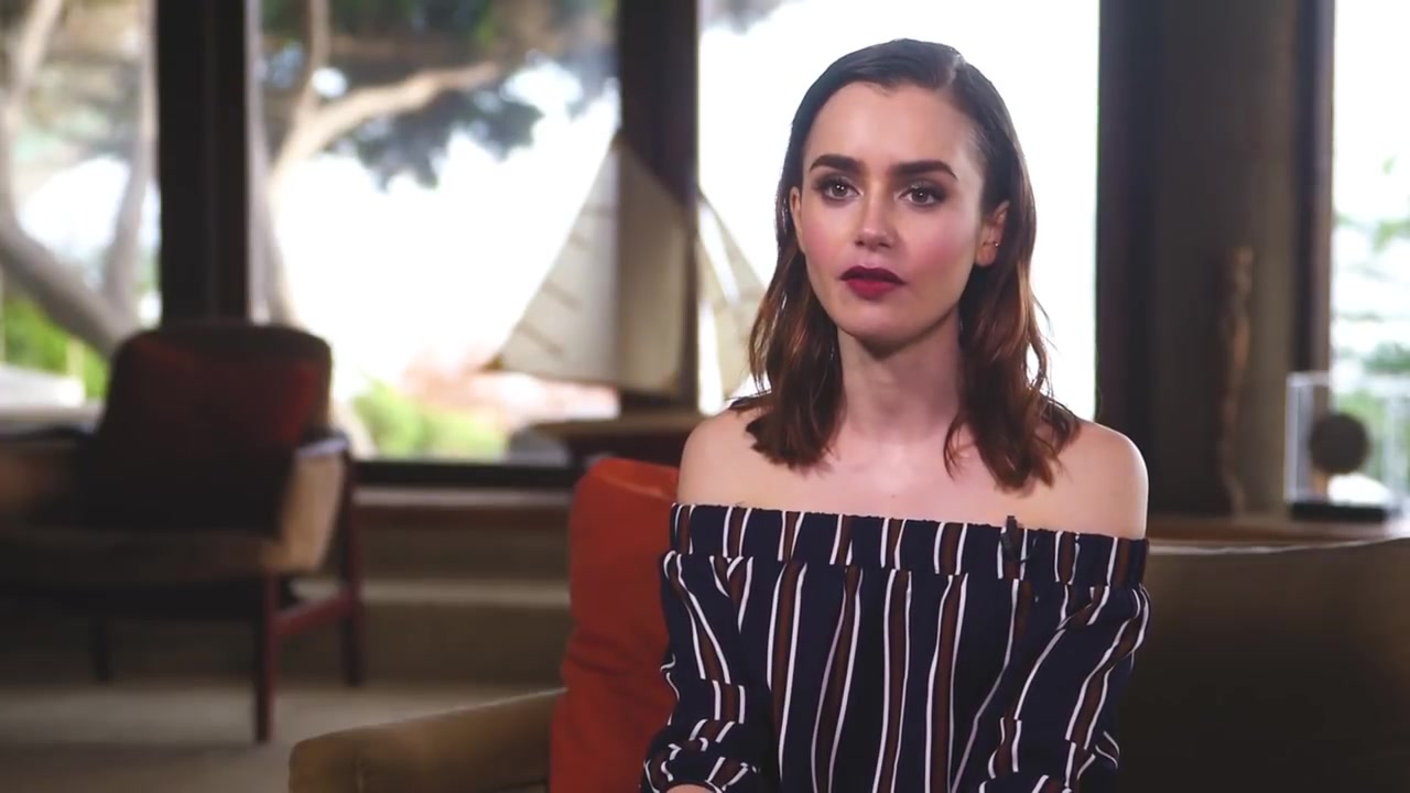 Lily_Collins__053.jpg