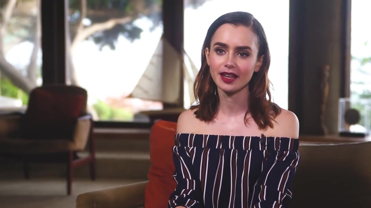 Lily_Collins__058.jpg