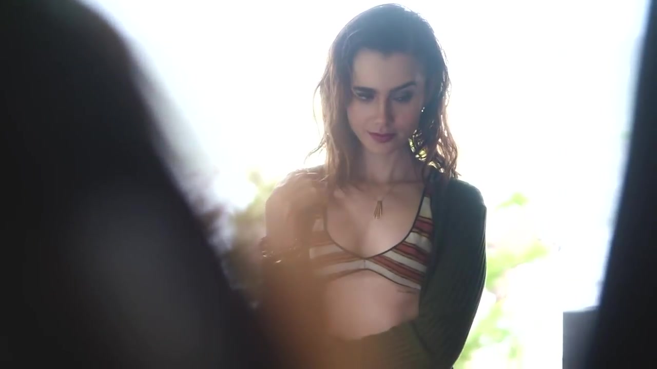 Lily_Collins__062.jpg