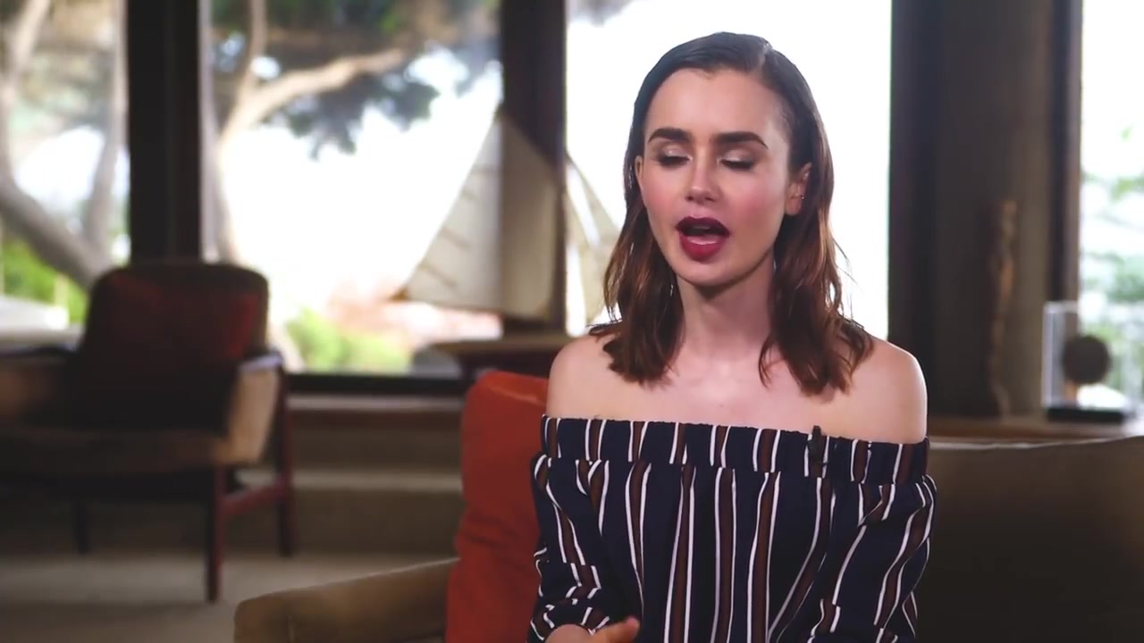 Lily_Collins__077.jpg