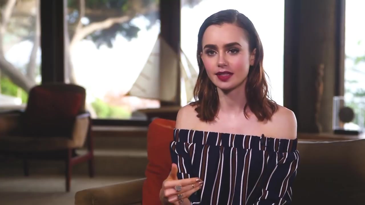 Lily_Collins__078.jpg