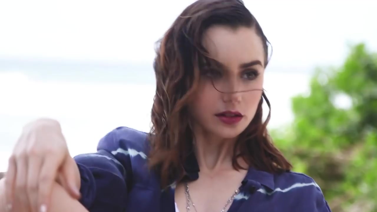Lily_Collins__085.jpg