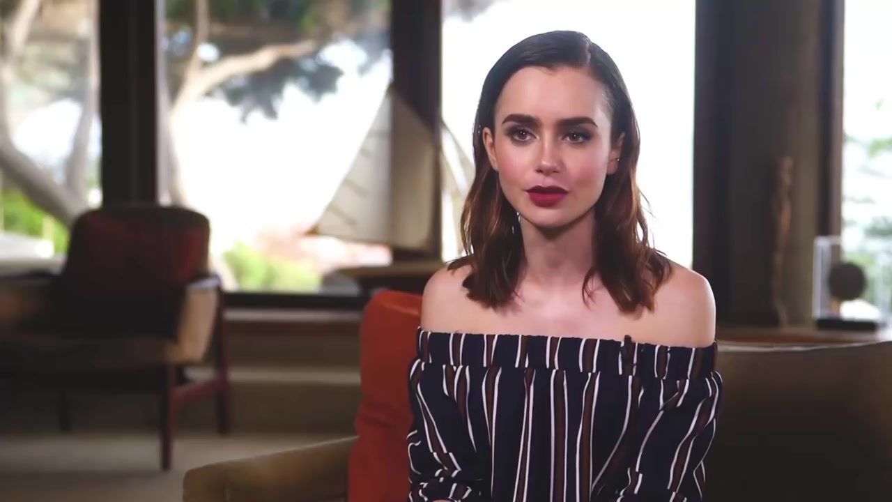 Lily_Collins__092.jpg