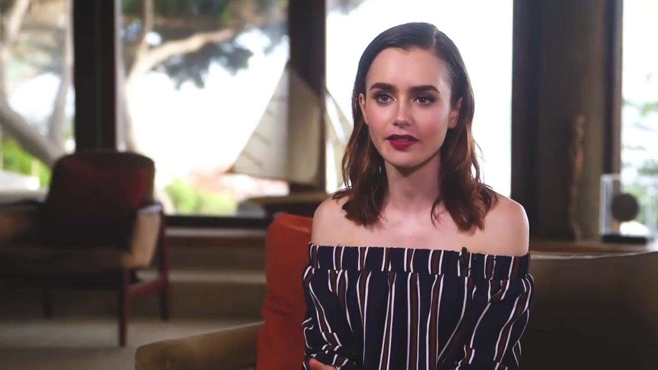 Lily_Collins__093.jpg