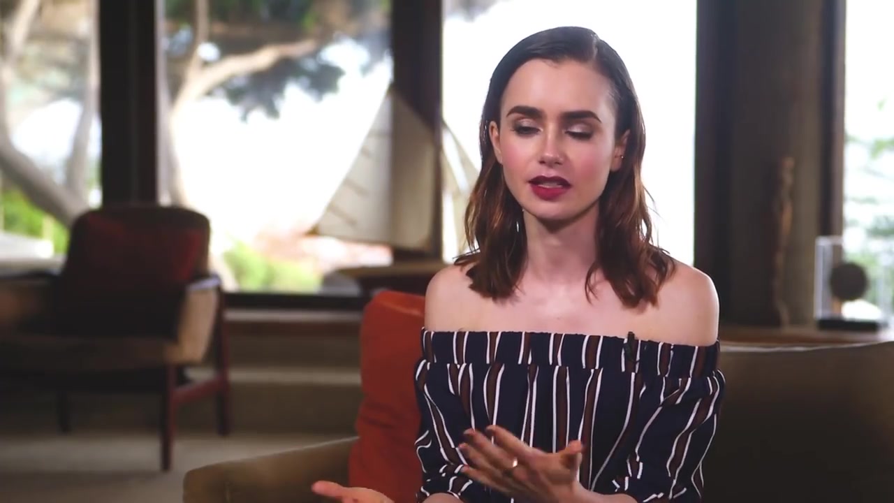 Lily_Collins__097.jpg