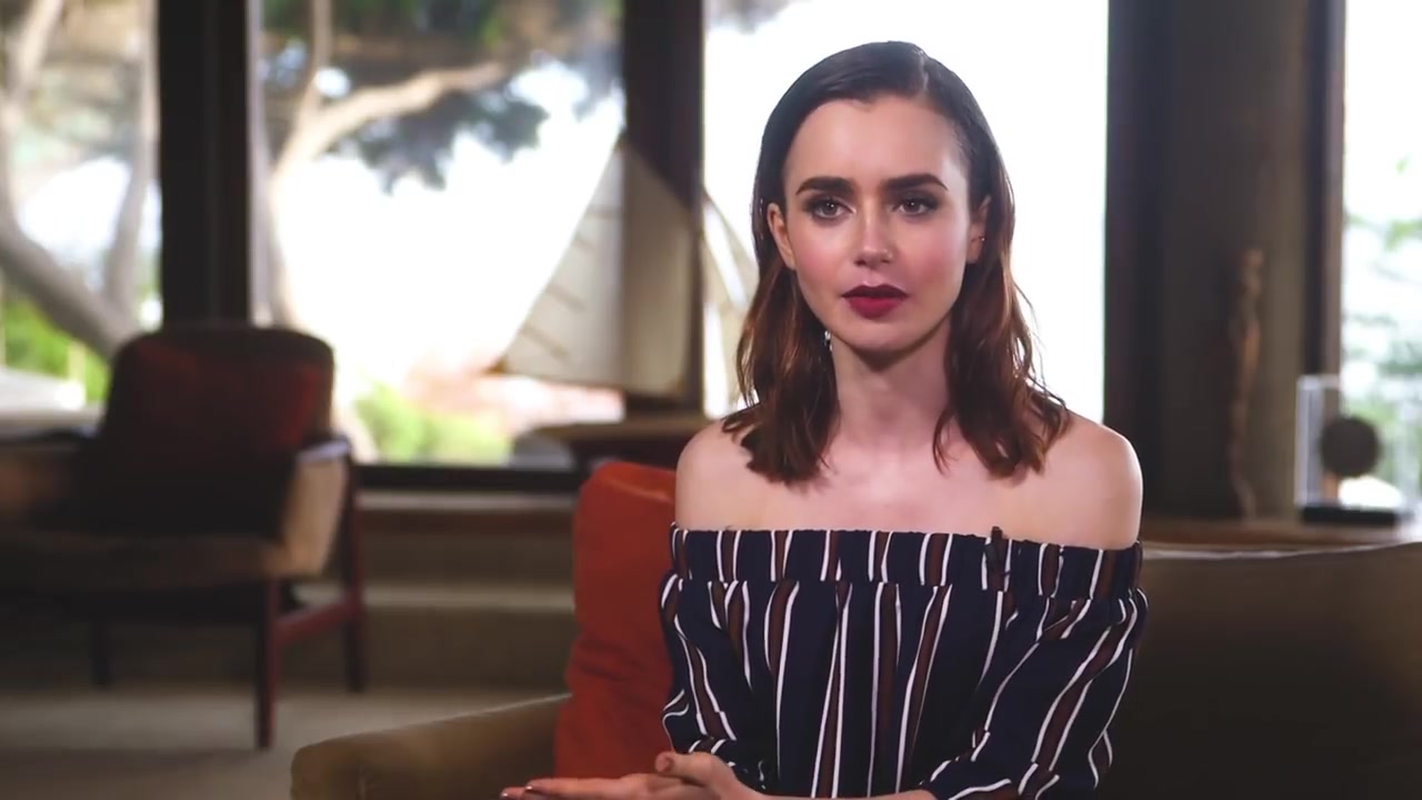 Lily_Collins__100.jpg