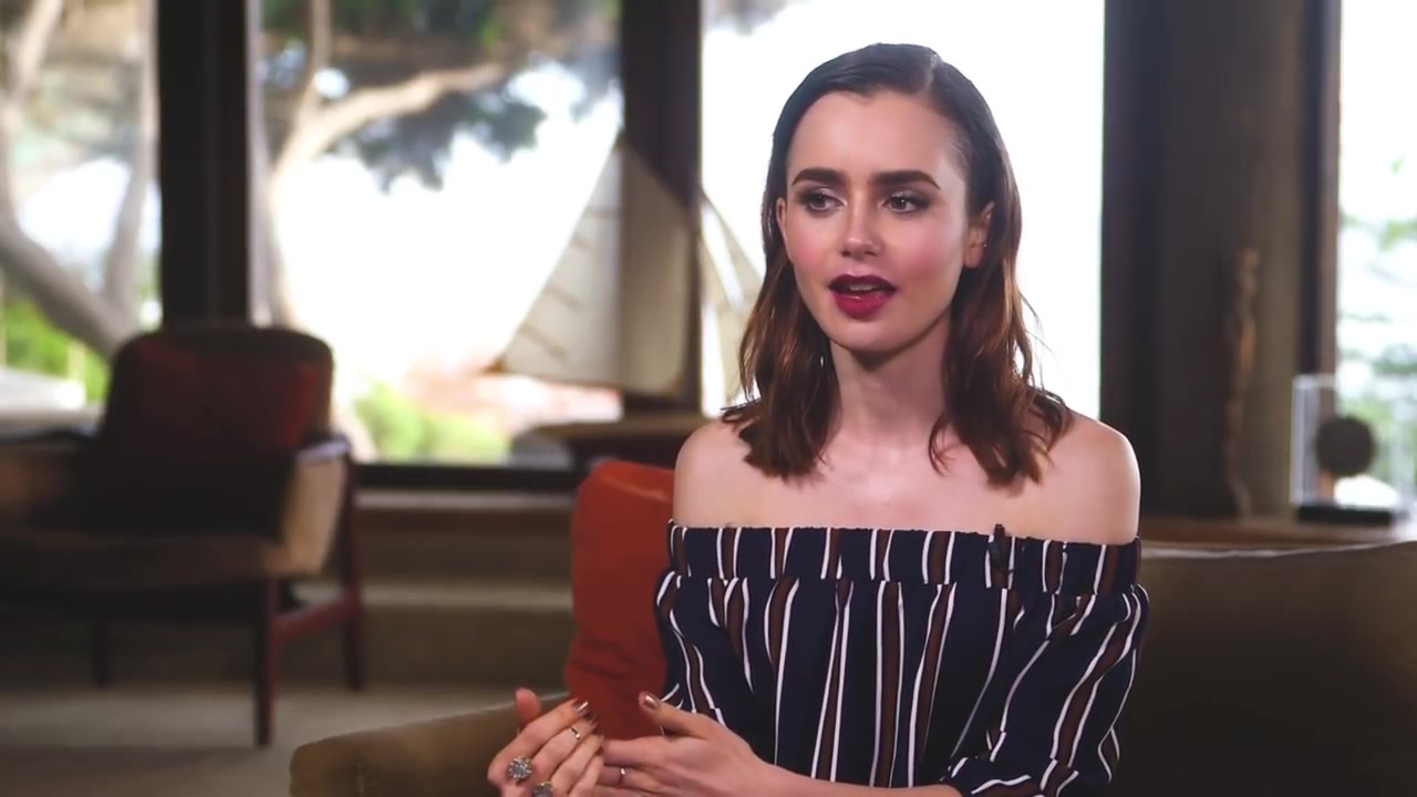Lily_Collins__103.jpg