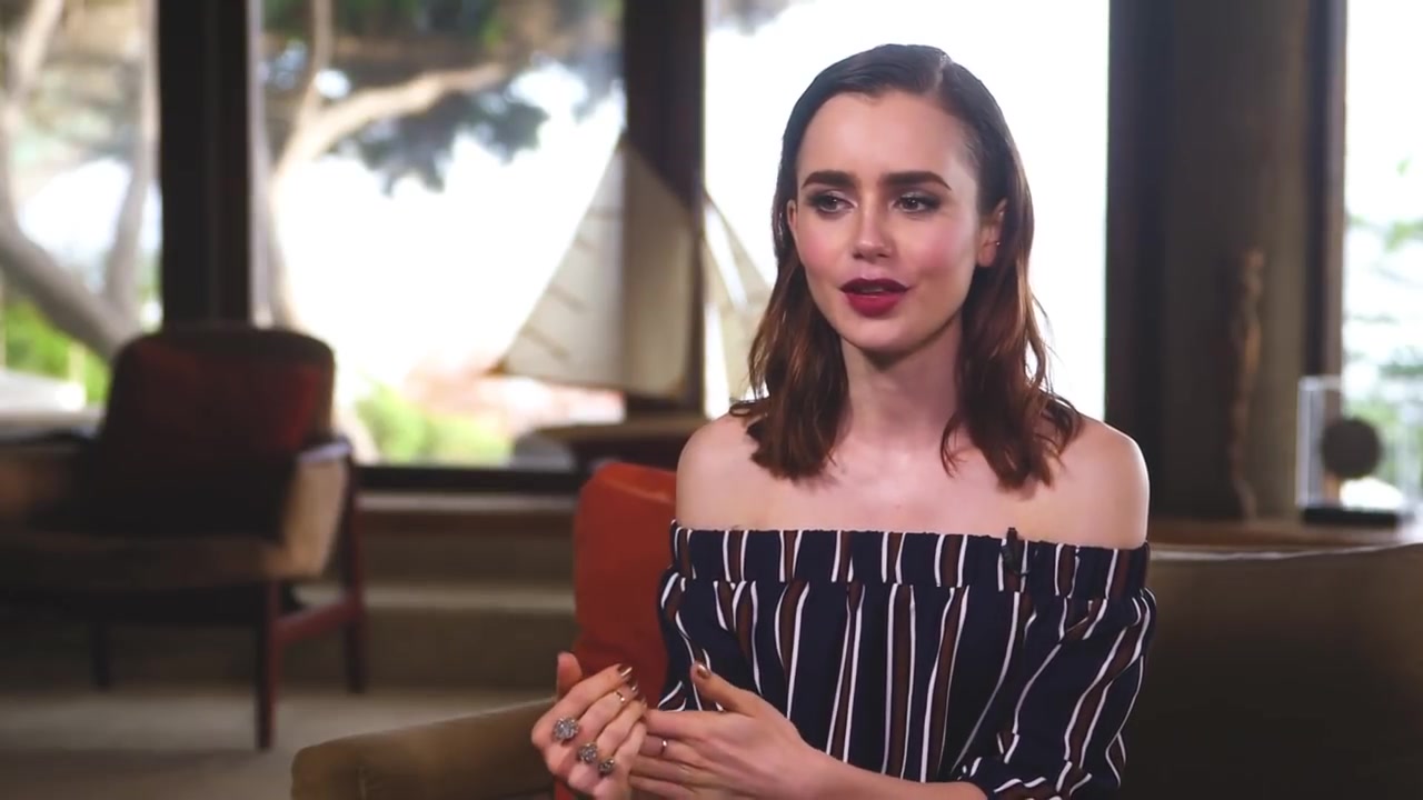 Lily_Collins__104.jpg