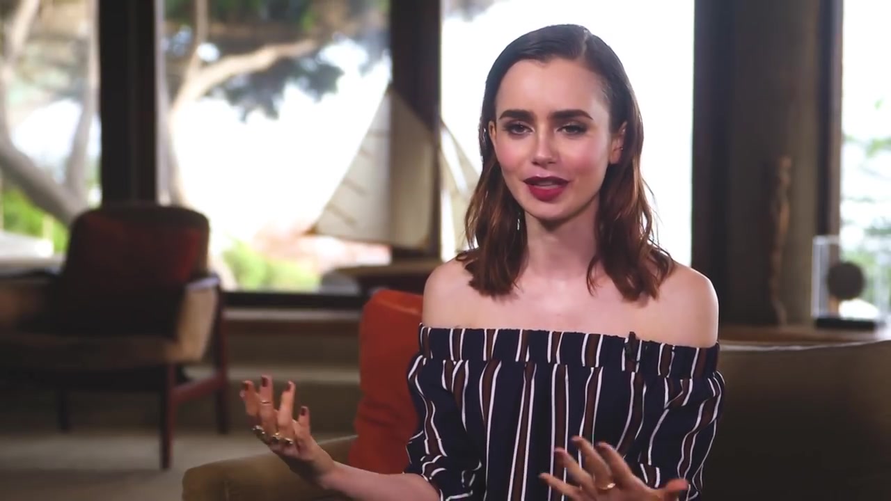 Lily_Collins__105.jpg
